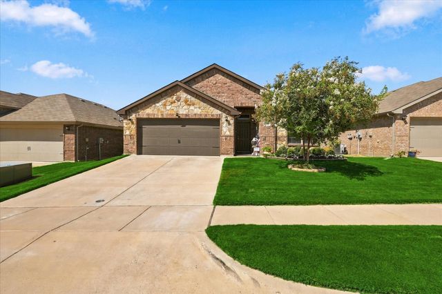 2504 Hadley St — Heights Of Weatherford Estates