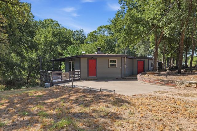 1001 Green Tree Dr — The Country Place Sec
