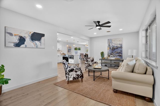 429 Fieldwood Ter — Shady Oaks Add