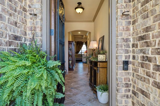 586 Bordeaux Dr — Stone Creek Ph V