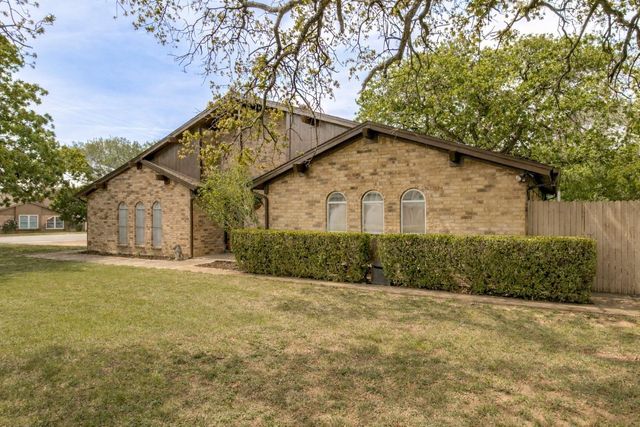 6917 Smithfield Rd — Briarwood Estates
