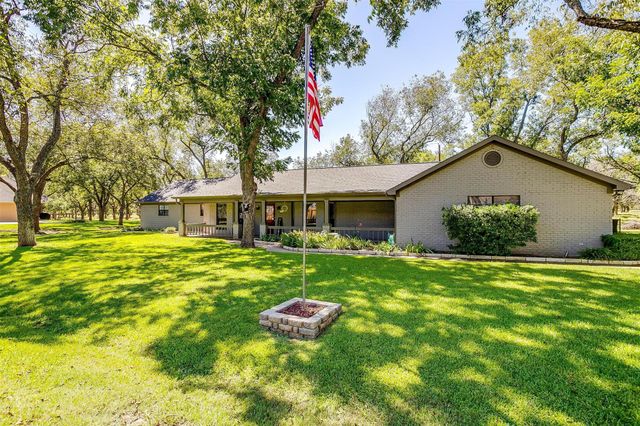 8621 Ravenswood Rd — Pecan Plantation