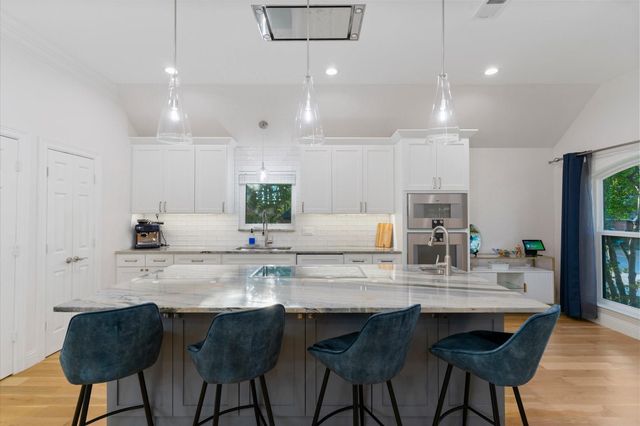 501 Green Meadow St N — Saddlebrook Add