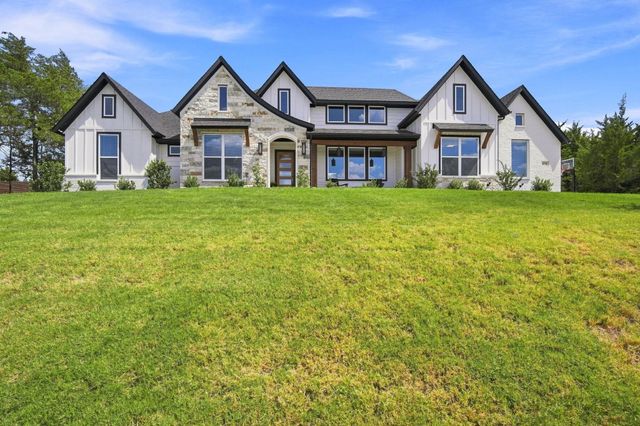 2770 Fireside Dr — Winding Creek