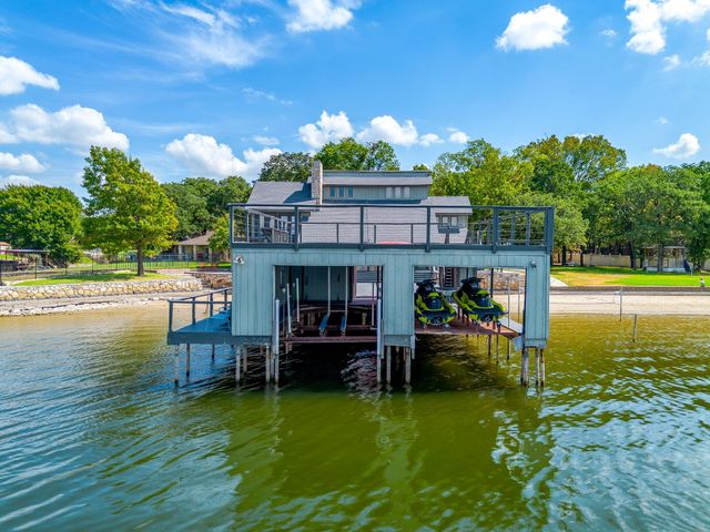4500 Sherry Ct — Blue Water Shores
