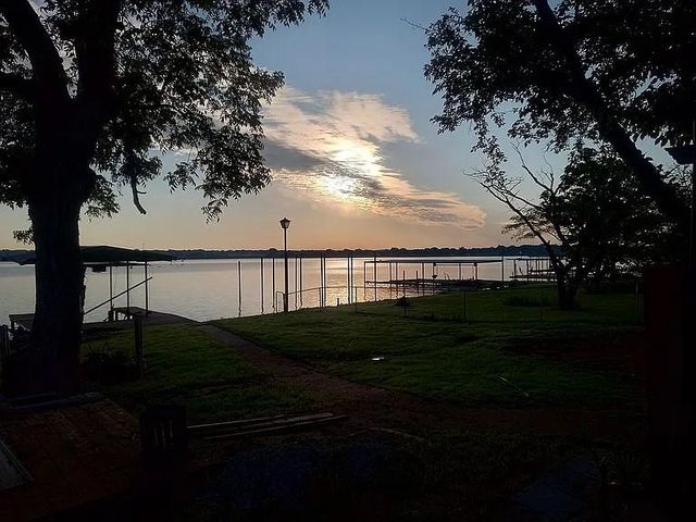 3613 Pecan Grove Ct — Oak Trail Shores Sec A