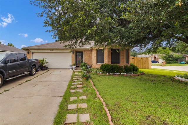 300 Comiskey Ct — Parks Add