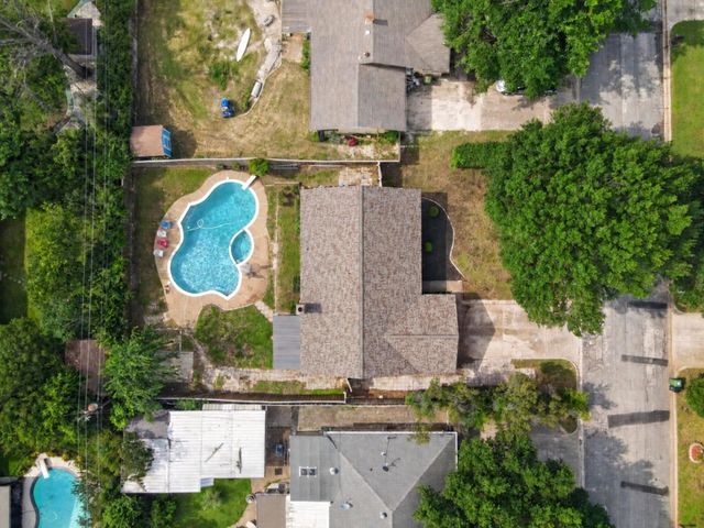 6724 Bartay Dr — Mc Comas Sub