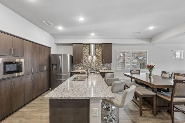 1105 Mapleton Dr — West Crossing Ph 9