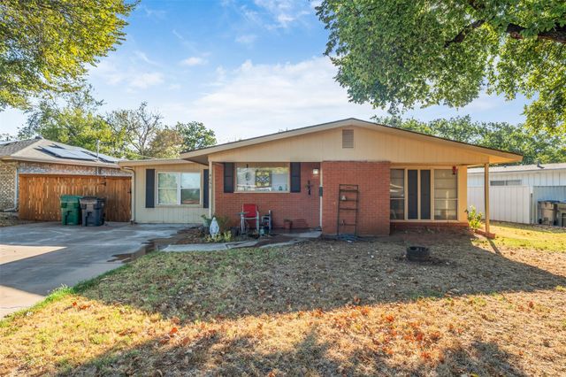 4655 University Ave — University Park C1