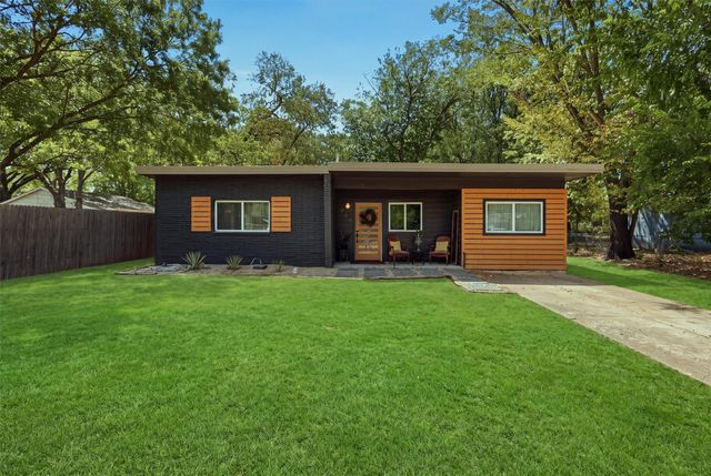 803 W Bluff St — Kay Neely