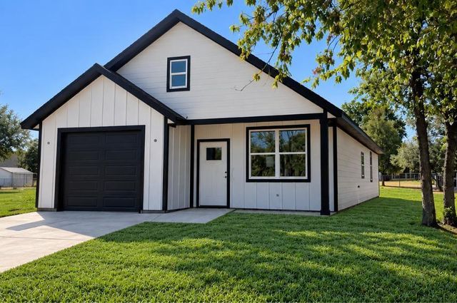 313 Timberline Dr — Rock Harbor
