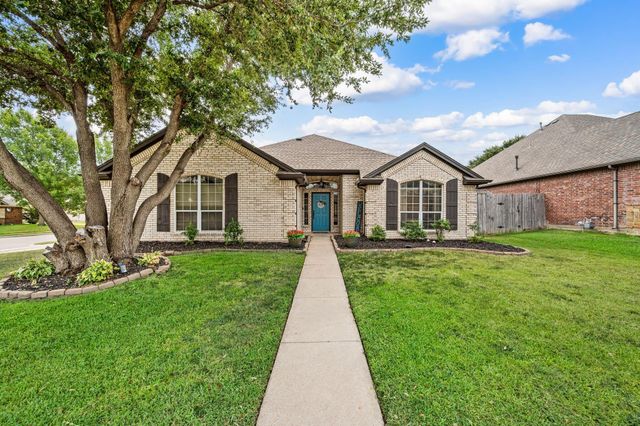 501 Kempson Ct — Courts Of Willow Creek Add