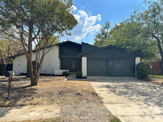 7708 N Richland Blvd — Holiday North Add