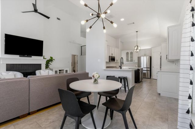 8212 Hallmark Dr — Thornbridge East Add