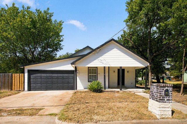 807 Wyatt St — Town