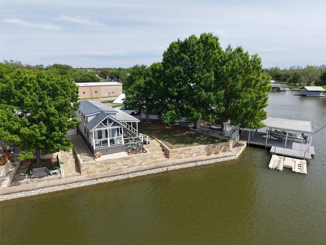 817 Brazos Harbor Cir — Brazos Harbor Mobile Home Park Ph Three