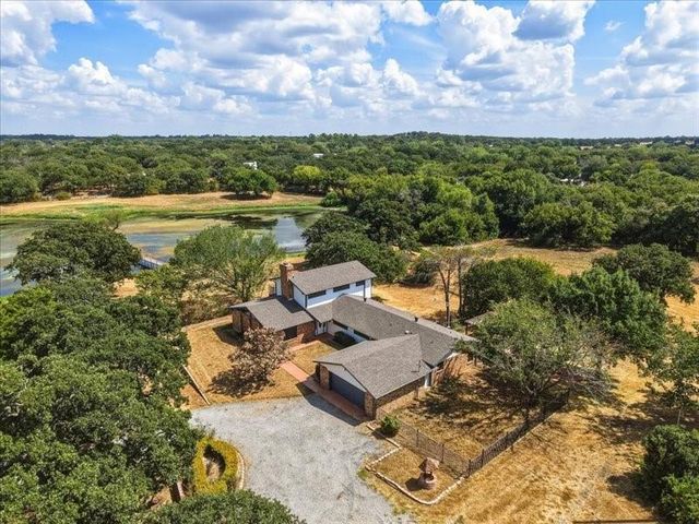 3604 Conveyor Dr — Locker Place