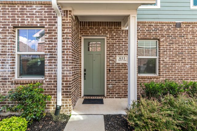 611 Emily Ln — Woodbridge Twnhms Tr A-4, Ph 1