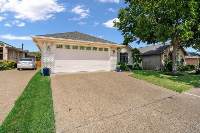 210 Bluebonnet Ln — Enchanted Gardens Ph III