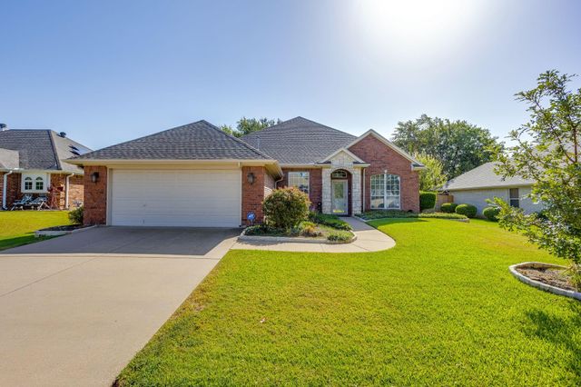 348 Marine Ln — Courts Of Willow Creek Add