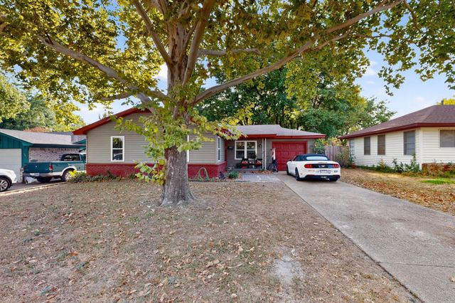 551 Dawson Dr — Camp Wisdom West