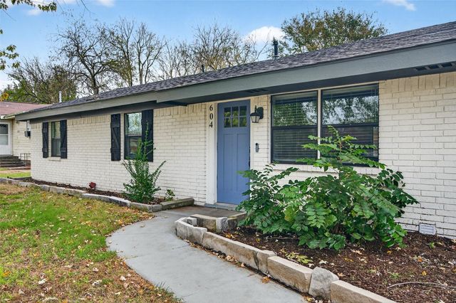 604 E Summit St — Live Oak Add.