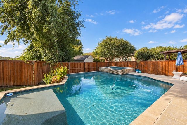 726 Celebrity Ct — The Rosebud Sec 2