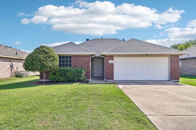 1504 Parrot Ct — Mockingbird Hill Sec 03