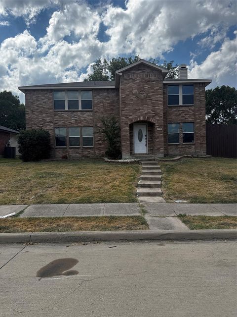 1735 Hickory Creek Ln — Meadowcreek Estates Ph IV