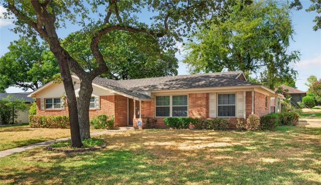 520 Circleview Dr N — Shady Oaks Add