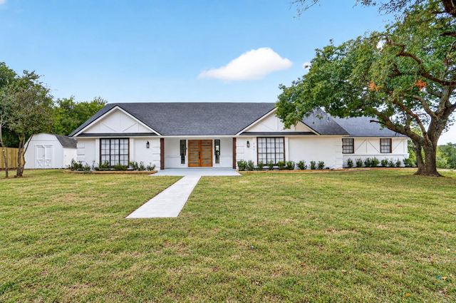 111 Woodcrest St — T&P Rr Co Surv #1 Abst 1499