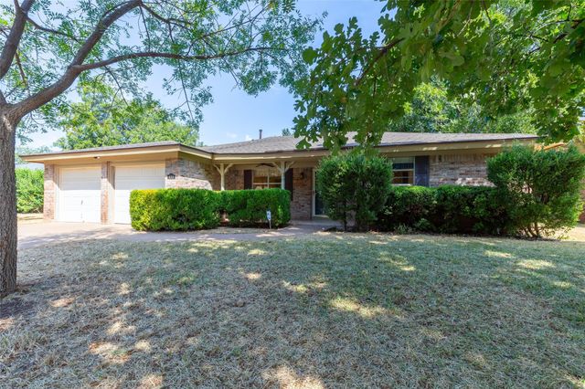 4018 Brook Hollow Dr — Brookhollow