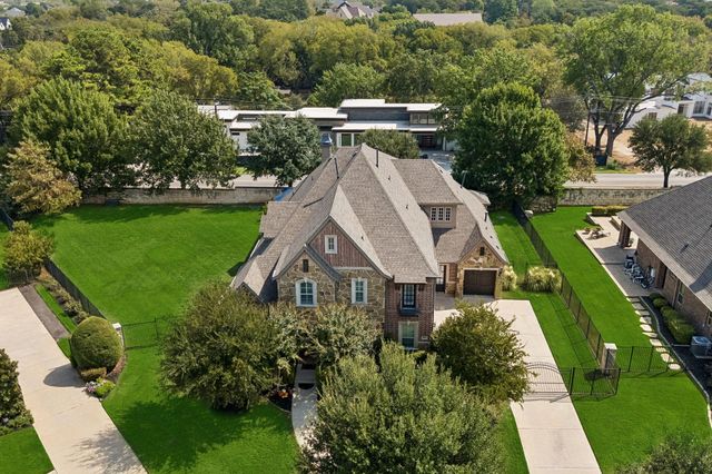 1021 Berkshire Rd — Shady Oaks Add