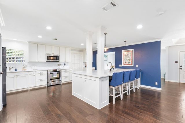 549 Sellmeyer Ln — Village Estates 2