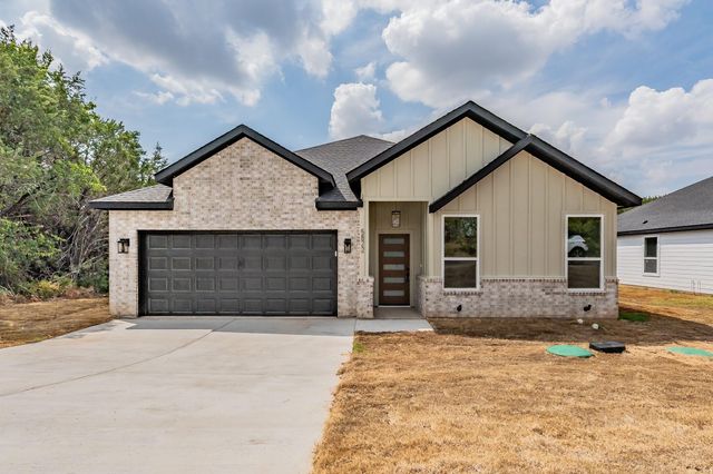5822 Stonegate Cir — Canyon Creek