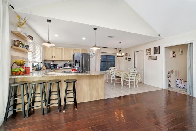 2612 Herring Cir — John C Herring Add