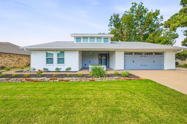 1202 Red Bird Ln — South Grove Add