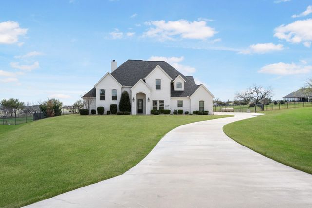 224 Bearclaw Cir — Claire Vista