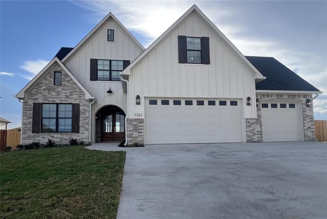 1361 Red Rock Rd — Bull Hide Estates