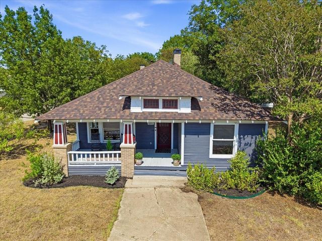601 Oldham St — Town - Waxahachie
