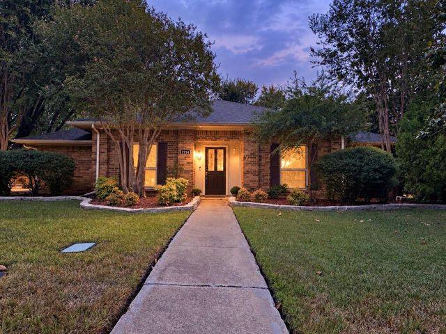 1714 Cornwall Ln — Sachse South Estates