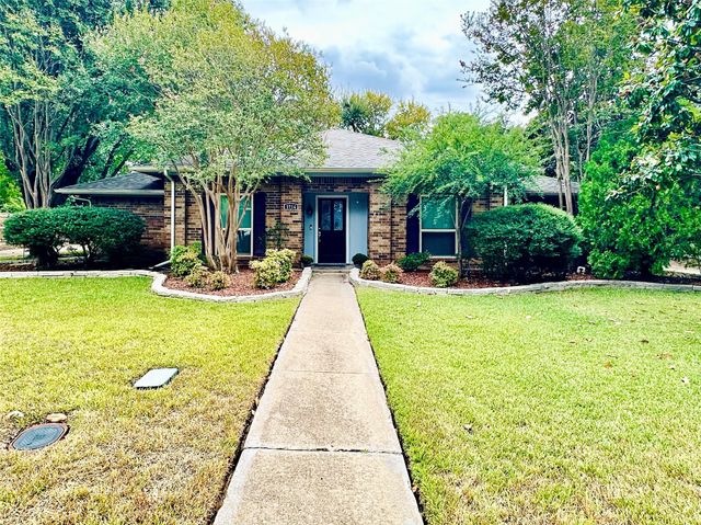1714 Cornwall Ln — Sachse South Estates