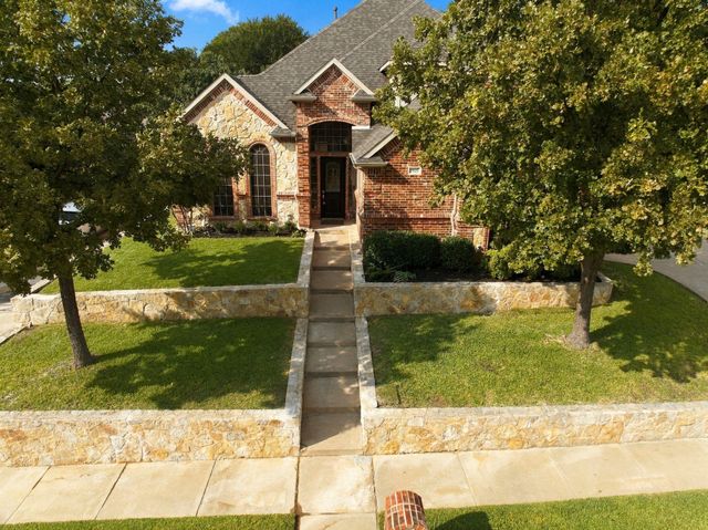 7921 Shady Oaks Dr — Brandonwood Estates Add