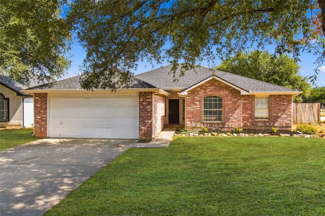 1024 Hiawatha Ct — Highland Stationsaginaw
