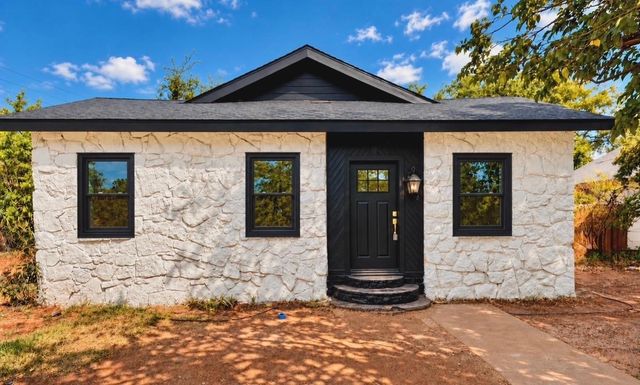 525 Miller St — Tikker Add