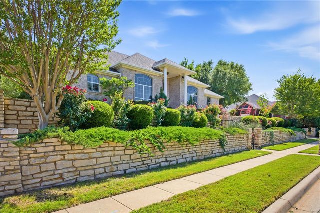1910 Maplewood Dr — Clear Creek Estate