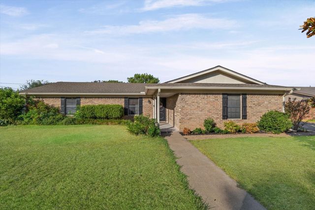 213 Travis Ln — Heritage Heights