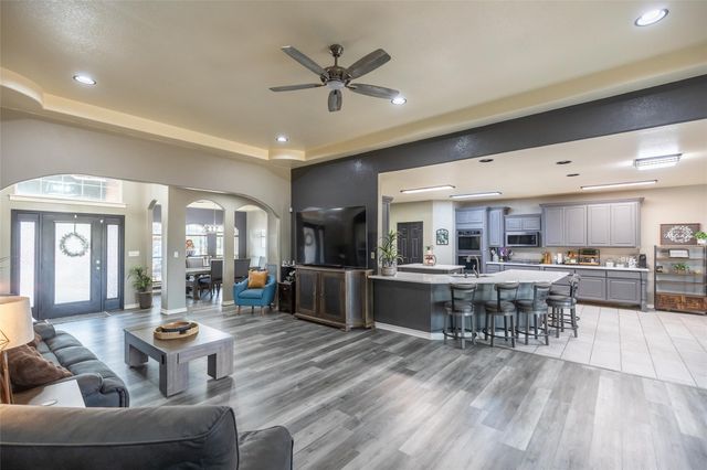 2010 Westminster Dr — Lytle Shores East