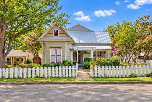 602 Storrs St — Mill Co